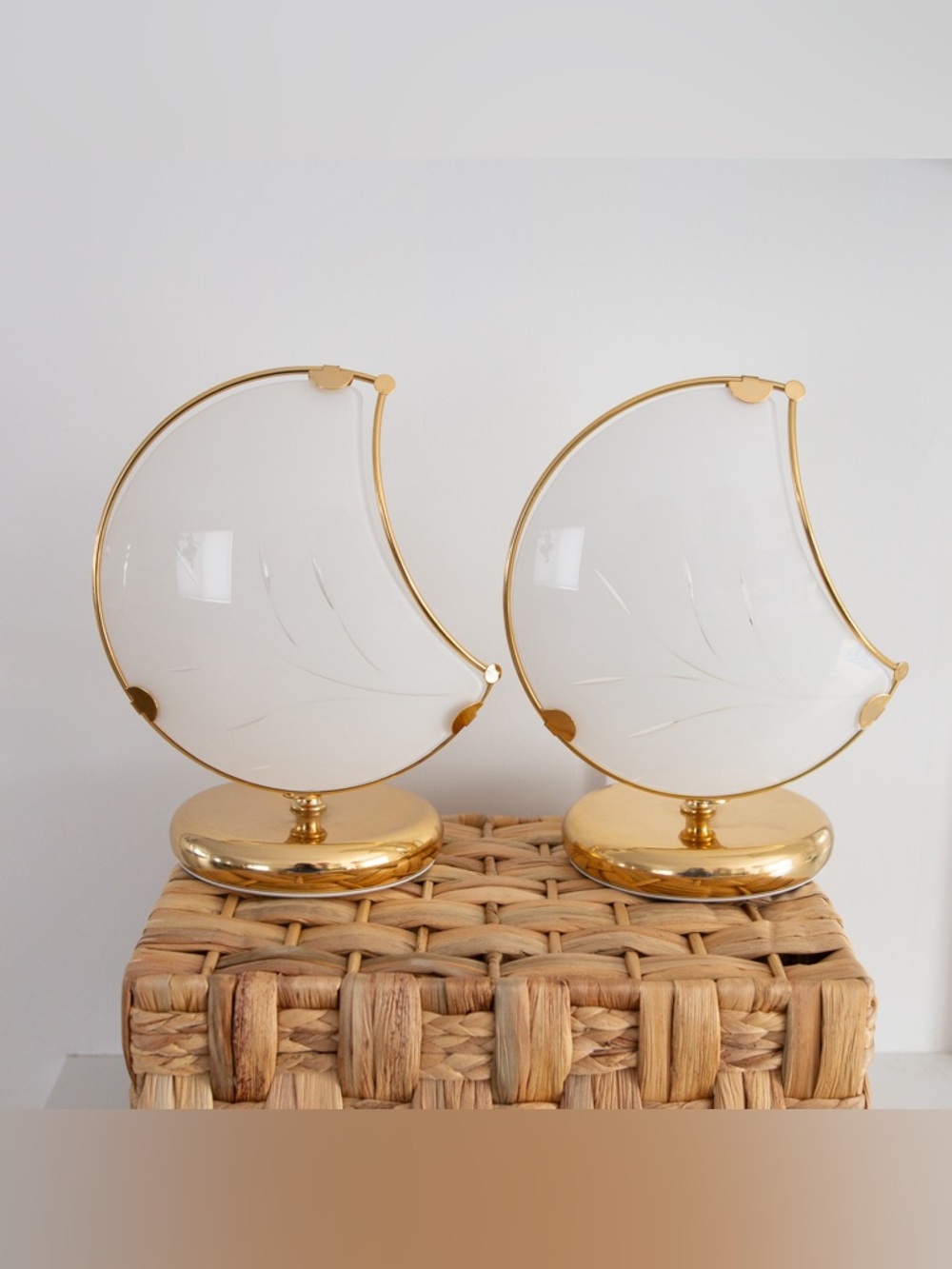 Vintage Brass Frosted Glass Leaf Accent Lamps Pair Hollywood Regency 10”